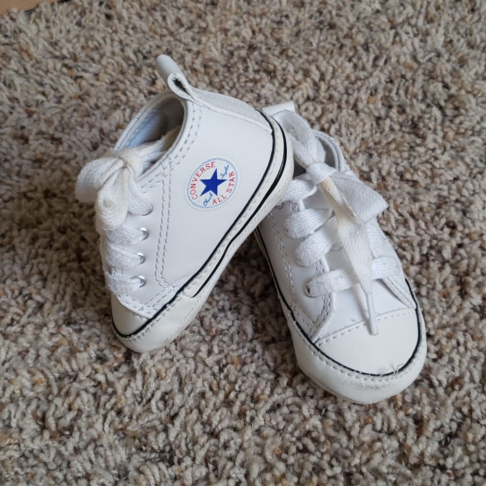 Converse white tennis shoes